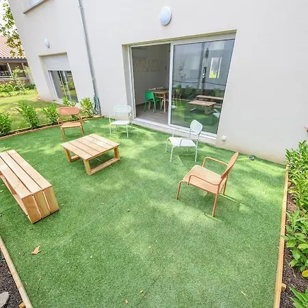 Chez Jean-paul - Rez De Jardin Et Parking *