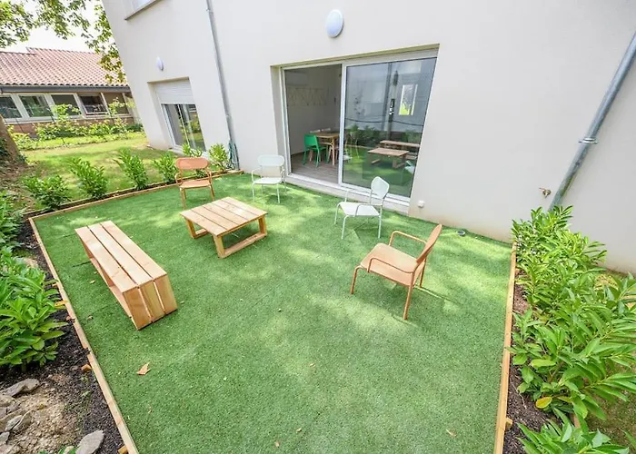 Chez Jean-paul - Rez De Jardin Et Parking *